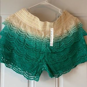 Blue Island Crochet Shorts 💚🤍
